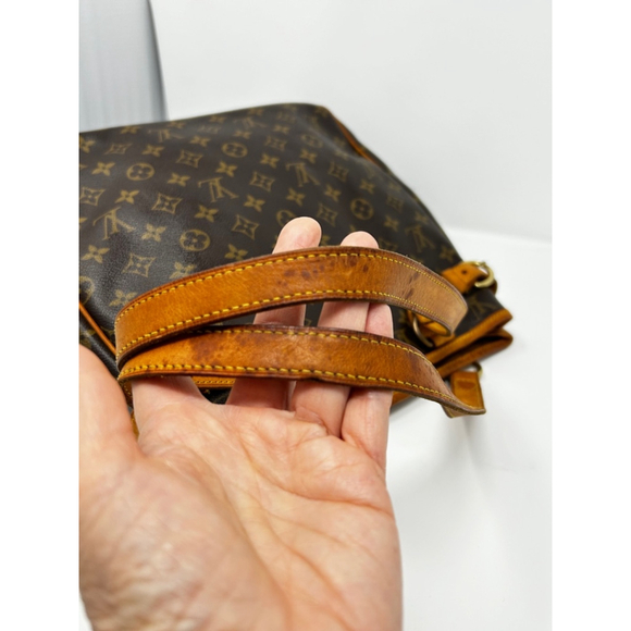 Louis Vuitton
LV Monogram Batignolles Vertical Shoulder Bag - Picture 14 of 16